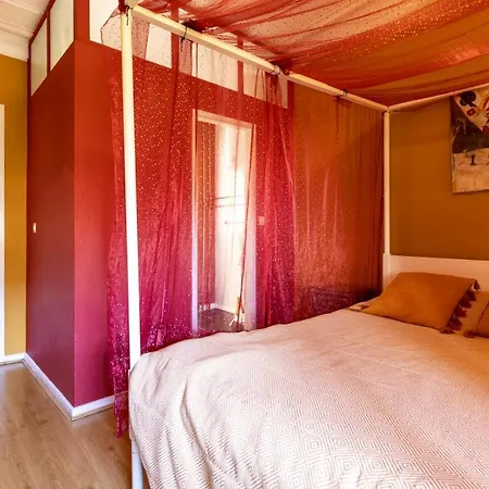 - Bed & Breakfast