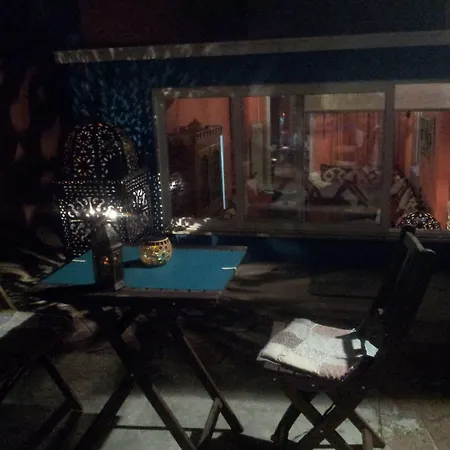 - فندق مبيت وإفطار 2*