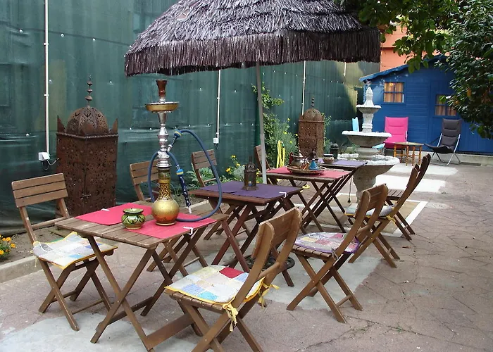 - Bed & Breakfast 2*