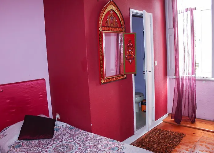 - Oda ve Kahvaltı 2*